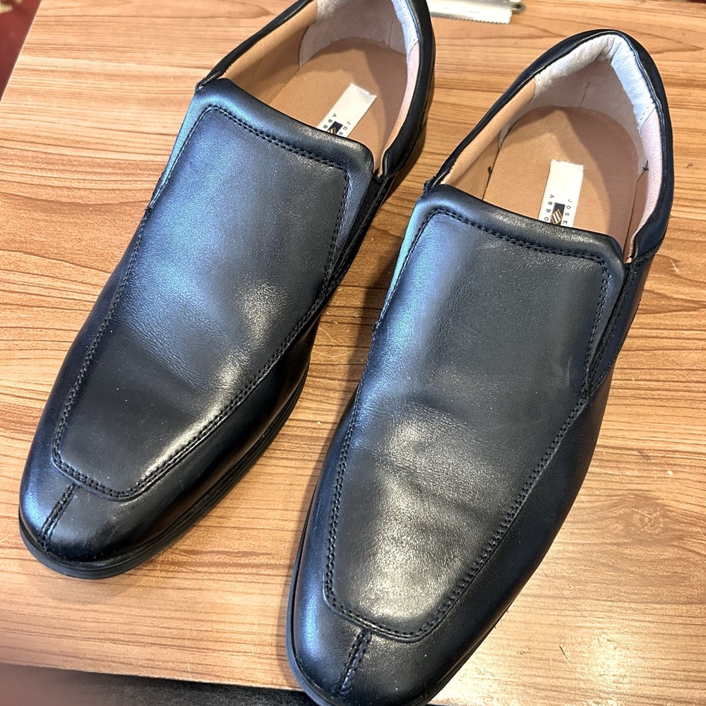 NOT FOR SALE 
Joseph Abboud Men’s Black Leather Dress Loafers